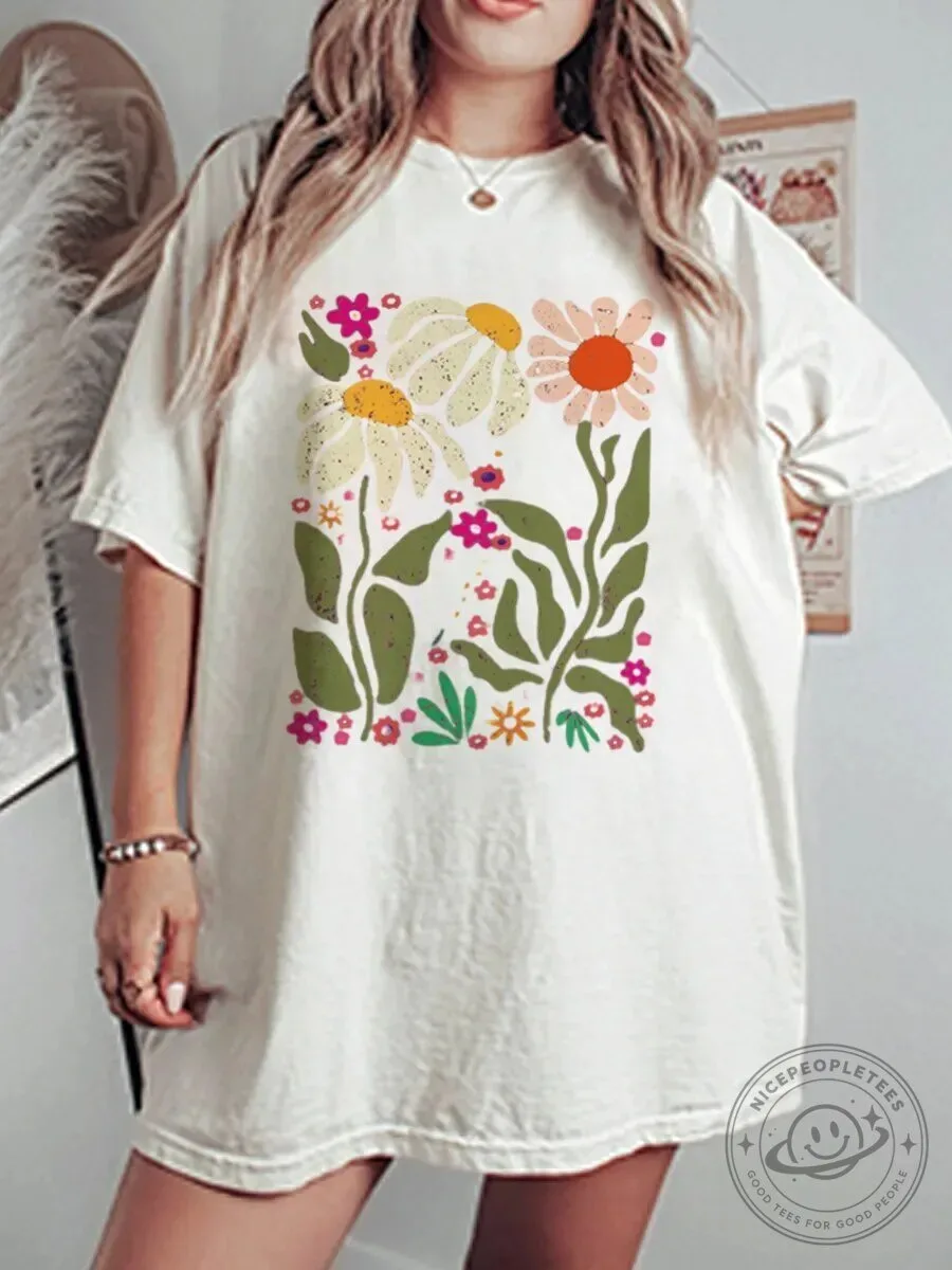 Vintage Wildflower Daisy Floral Graphic Oversized T-Shirt