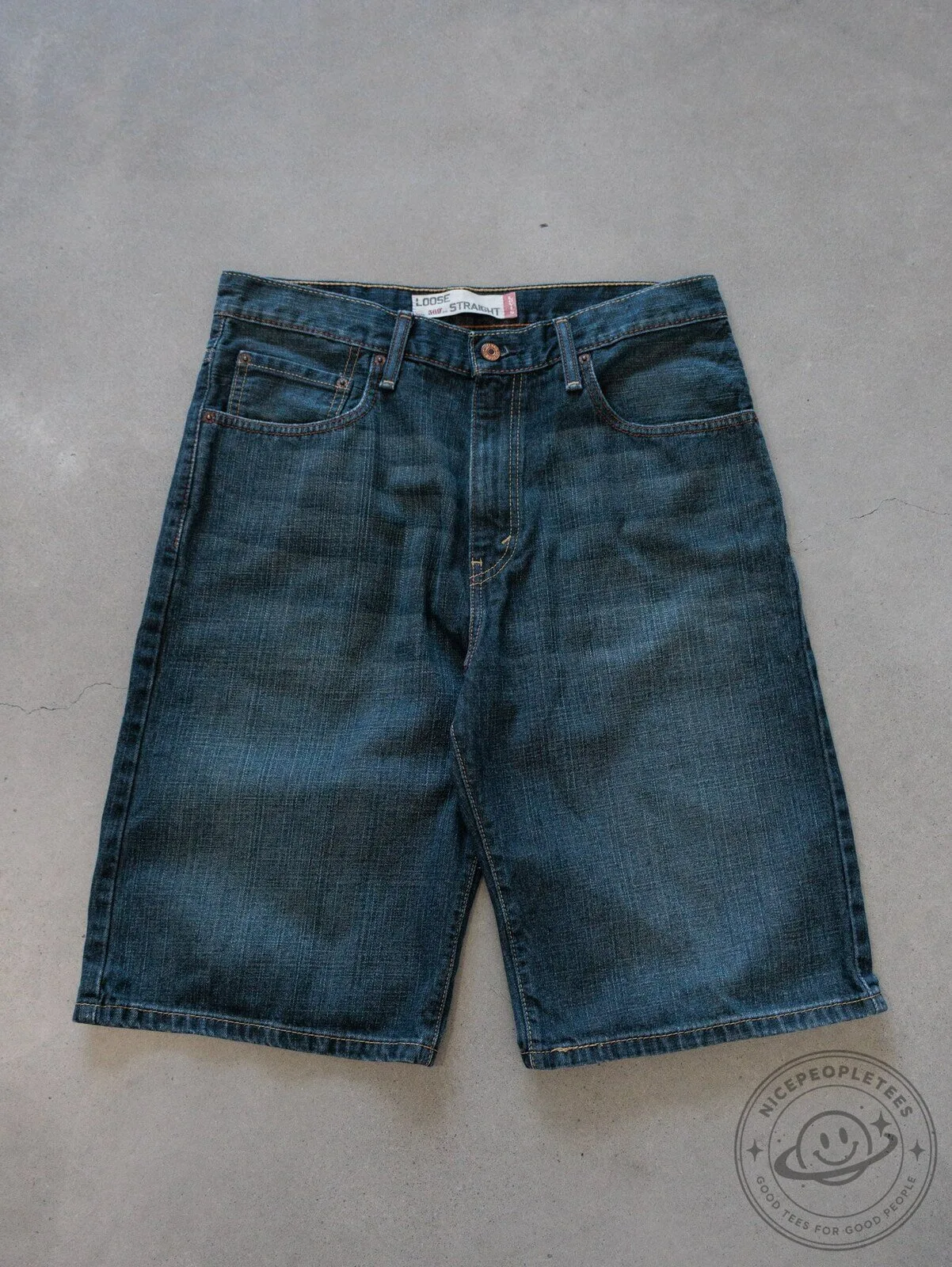 Vintage Levi's Loose Straight Fit Denim Shorts for Men