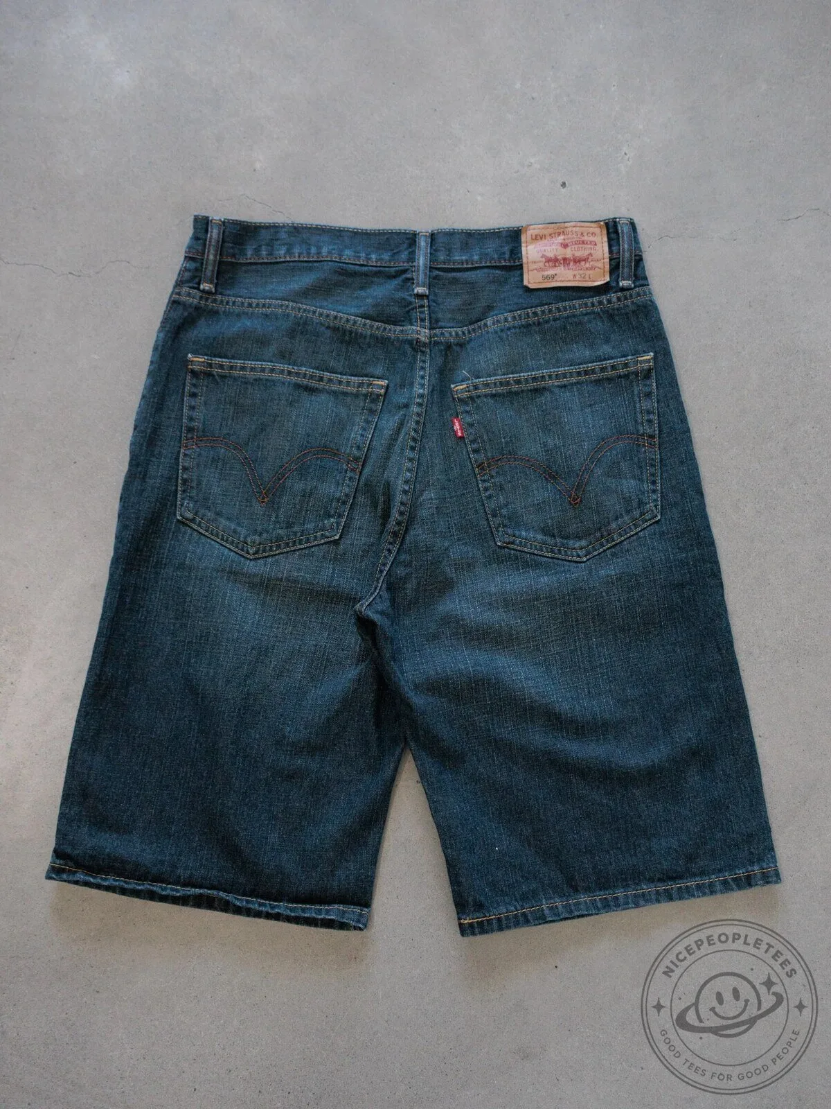 Vintage Levi's Loose Straight Fit Denim Shorts for Men 6 Vintage Levi